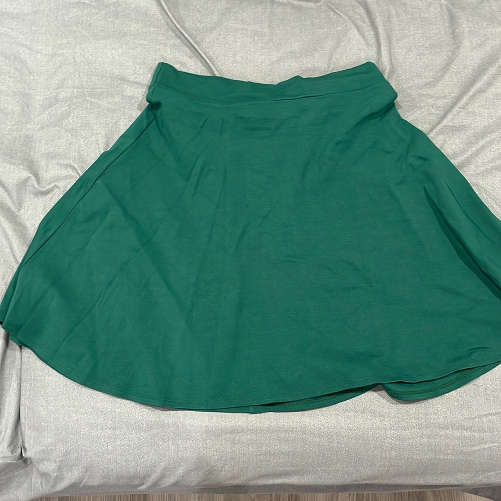 Newme green skirt XL